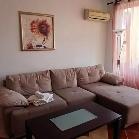Apartament Страхотен Двустаен Апартамент